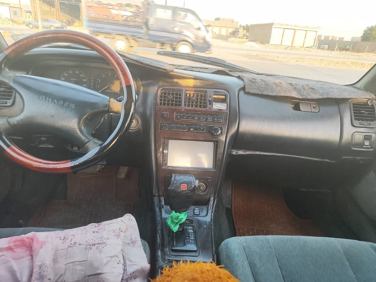 سياره شيزر للبيع موديل 1993
مكفولة من الضربه والكص ونقل الجثه

معروضه ب 54 وبيها مجال 

***********
