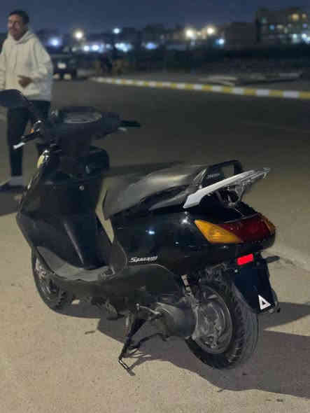 سبيسي ياباني للبيع.. 

الدراجه مجفته صار شهر ناعمه تخبل 

اسمع صوتعا بالفيديو تجي تفحص وتتوكل

كفرات تجاري الاصلي اسود

كفراتها الاصليه اليابانيه رصاصي موجودات

كابريتر اصلي 

السعر 600 وبيها مجال 

للاتصال ***********
