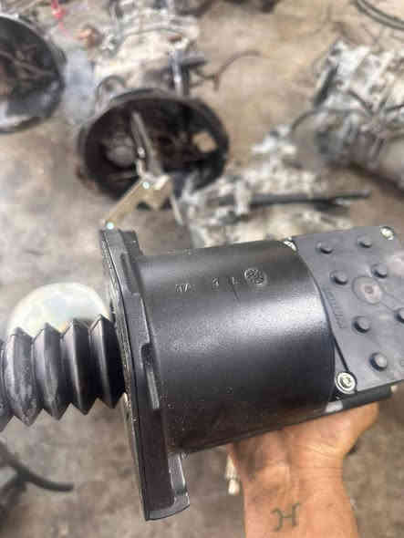 توجد لدينا انواع الكيرات لكافه الشاحنات الكبيرة 
بغداد جرف النداف مقابل مدخل النهروان 
قرب جسر العبور 

***********
