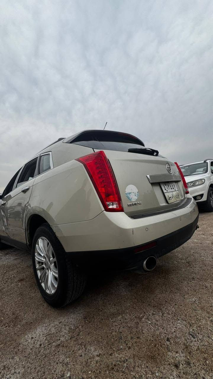 السلام عليكم كاديلاك SRX 2016 
فول مواصفات للأخير السياره وارد أمريكي كشنات جلد تدفئة بالكشن والستيرن مثبت سرعه جامات اوتماتيك بانوراما السياره جاهزه مكينه كير كلهن نظيفات تبريد حداديه نظيفه السعر 80 وبيها مجال بسيط بيها اماكن بارد خفيفه 
الرقم .((***********)). البصرة, العراق
