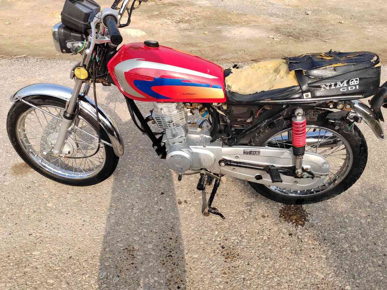 سلام عليكم دراجه للبيع مديل 22 اوراق الاستفسار عرقم ***********
