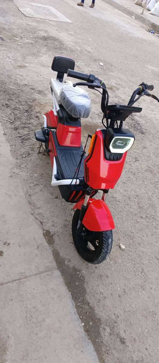 سلام عليكم
عندي دراجة لبيع موديل2025
عدد البطاريات4
السرعة 50
دبل إشارة 
عدد المو فاتيح2
السعر 400الف وبيها مجال 
رقم الهاتف ***********
الموقع بغداد حي البتول شارع مدرسة الخيرات 
غير متواجد على الفيسبوك
