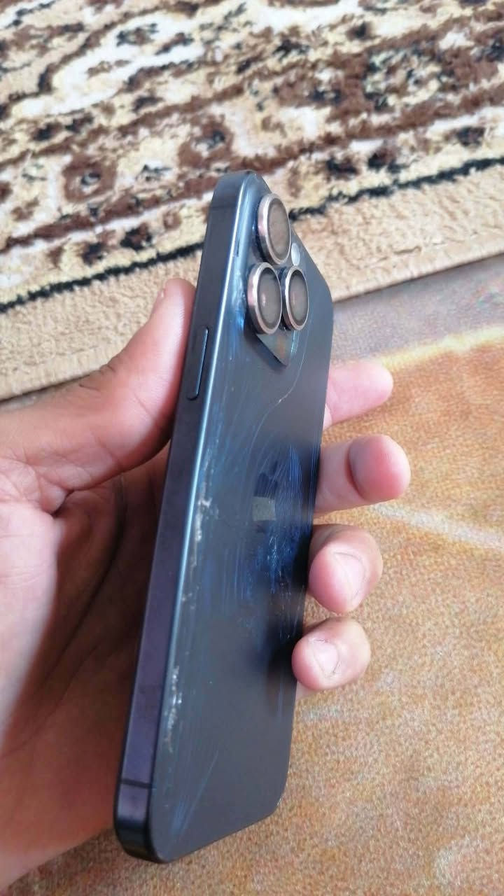 أيفون 15 برو ماكس ماستر شرق أوسط
دبل سيم كارت
ذاكره 256 
بطاريه 91 ابلاديه
الظهر مكسور
 لزكه اصليه + كفر
النجف الاشرف
***********
