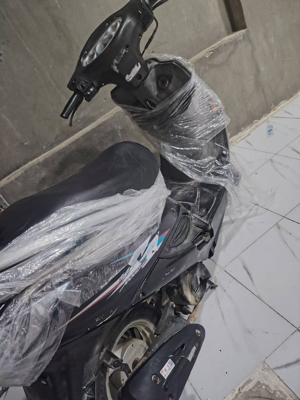 سلام عليكم كامبكو  للبيع او مراوس ب 4 كير قبل سبوعين ماخذه حاويه متواجد خاص او واتس ***********
