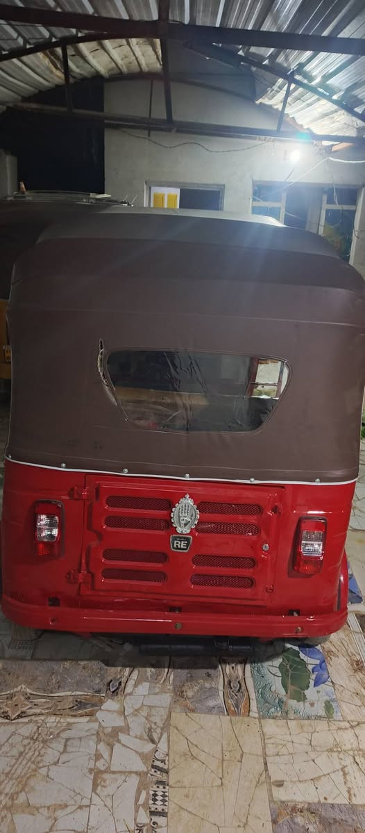 سلام عليكم تكتك موديل 18 اوراق اصليات ومكفولات مصبوغه عام تعمير كله جديد تكتك جاهزه وكلش حلوه
ربع ماذب عليها  محرك مال 20 السعر 4 ملاين وبيها مجال 
العنوان نجف خان النص ***********
