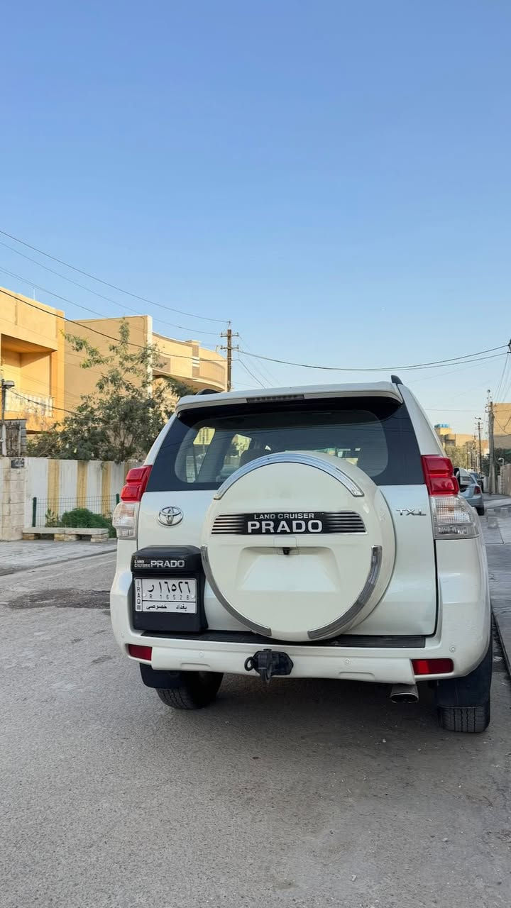 السلام عليكم- رمضان كريم      برادو 2012 للبيع رقم بغداد باسمي  ماشية 230 حقيقي محرك 4 سلندر 2700 
مواصفات TXL
7 راكب 3 قطع تبريد
سبير تعليك
ثلاجة - مري شفط
تحكمات ستيرن
دفع رباعي - مانع انزلاق
2nd
شاشة وكامرة خلفية
حساسات- الخ
سيارة حلوة جديدة / كله عالبلاد محرك - كير كهربائيات 
دشبول 
بيه صبغ باب الصندوق الخلفي والجاملغ الخلفي اثر ضربة خفيفة بدون دواخل *********** العنوان بغداد معلمين المشتل السعر/250 وبيها مجال ( شدتين وخمسين ورقه )
