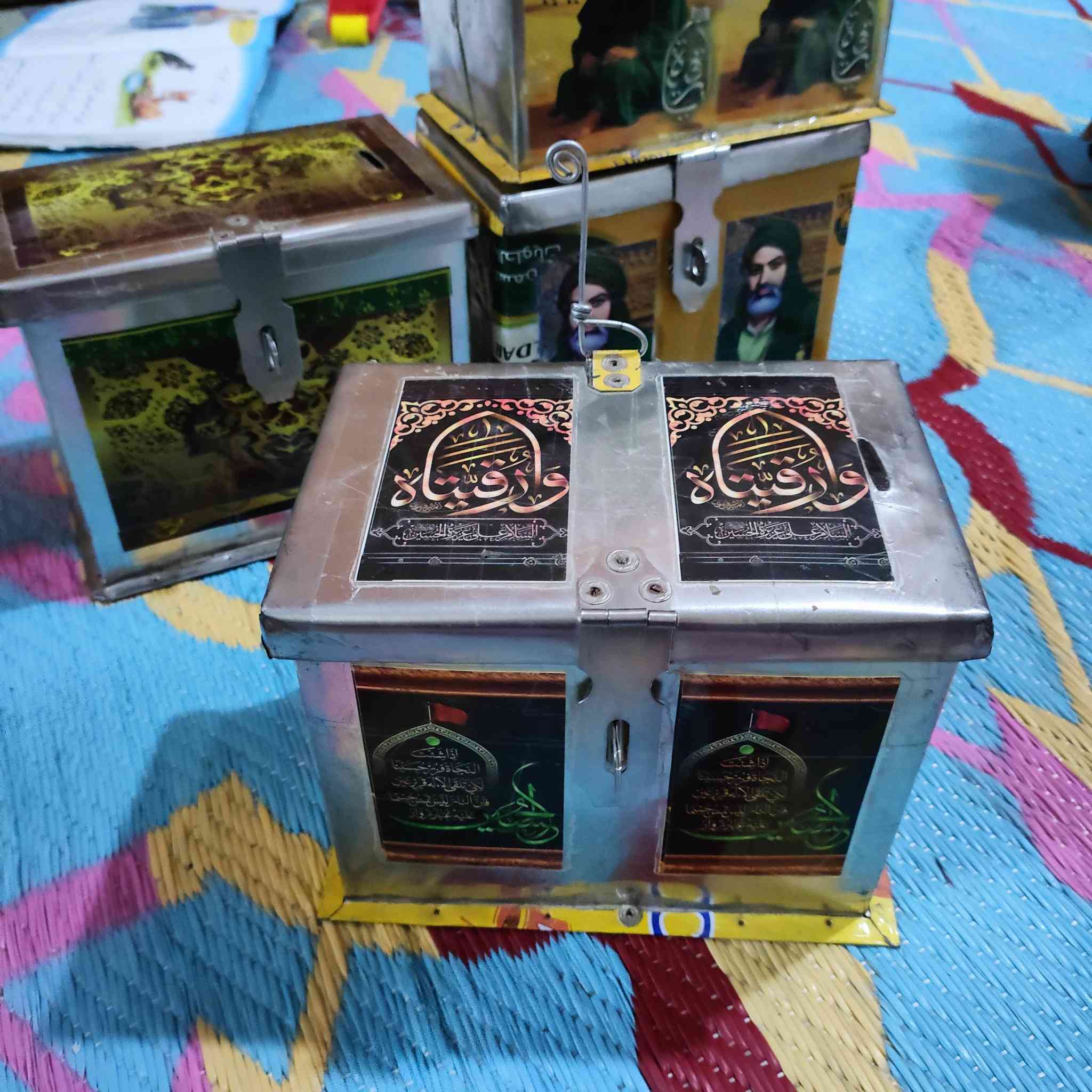 صندوق عمل يدوي تكمه سعر القطعه.  6 يوجد توصيل


**إذا كنت صاحب هذا الإعلان وتريد حذفه لأي سبب، رجاءا أرسل رسالة إلى الدعم الفني**