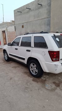جراند شيروكي • V6 ٣٧٠٠ • ٢٠٠٦