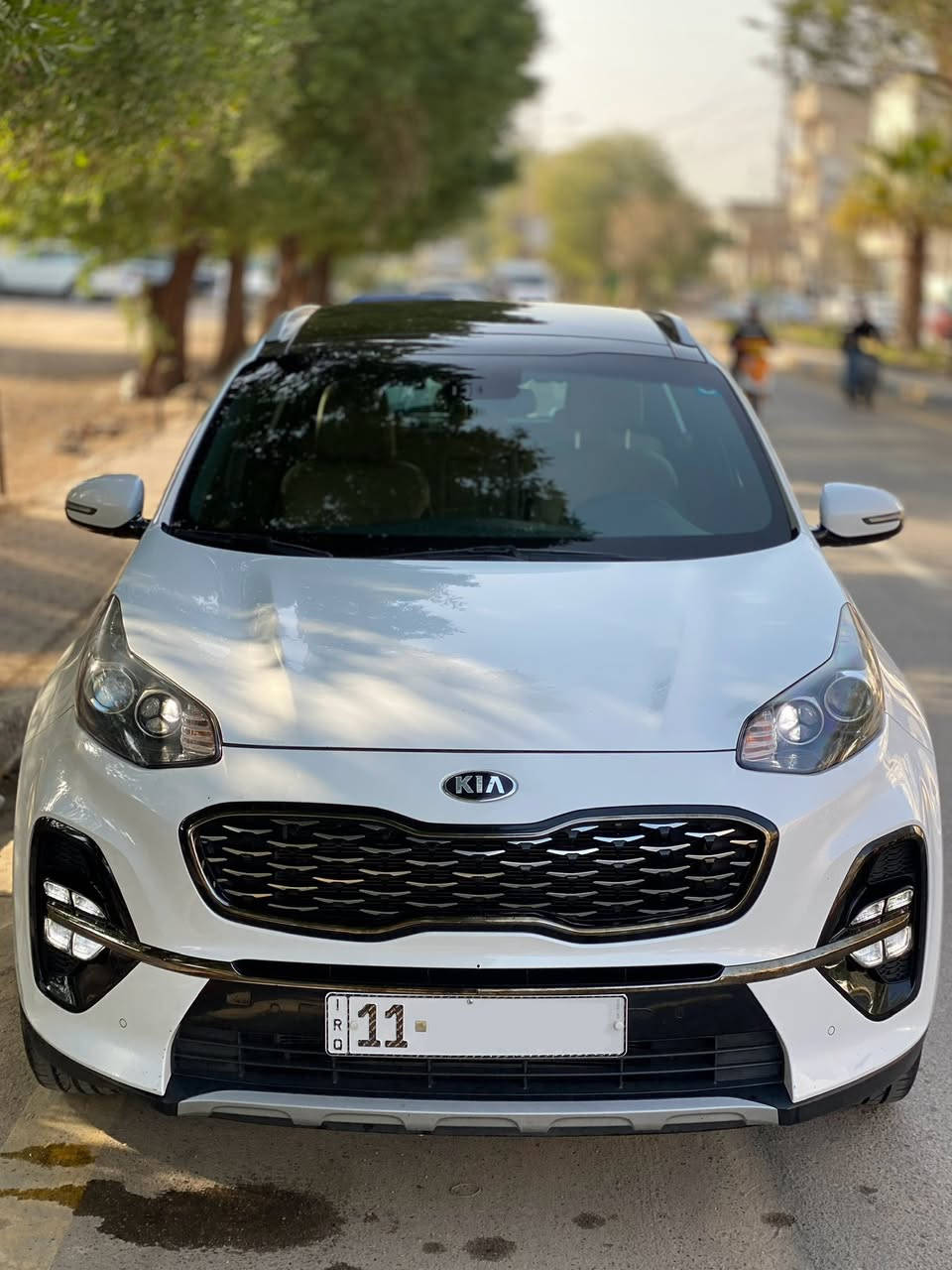 السلام عليكم
سبورتج جيتي لاين 2021 ماشيه 85 الف حقيقي
فووول مواصفات 1/1 كلشي بيها رقم بغداد بأسمي هزه ورقم وسنويه كله جديد كير محرك كفاله 
والسياره كفاله من الصبغ بيها بارد جداً بسيط يم علامه كيا بالجنطه فقط 
سعرها 215 وبيها مجال الشراي يتصل وبالخدمه
مكاني بغداد الحريه ***********
