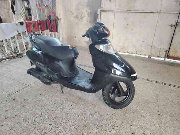 سلام عليكم دراجه سبيسي ياباني للبيع مفتوحه رايمر كفرات اصلي كهربائيات شغاله السعر 550
***********
