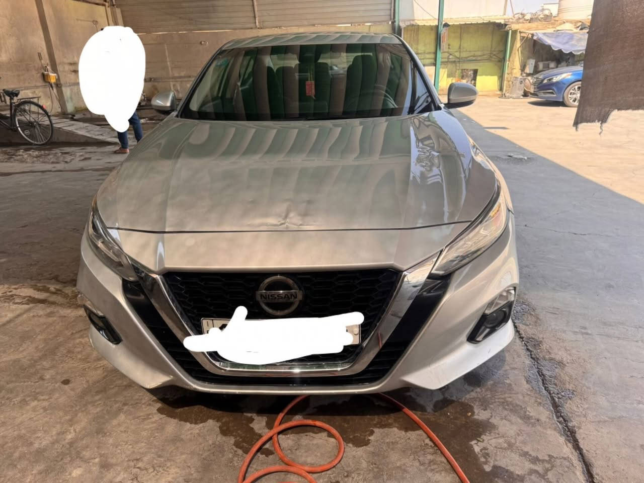 🔥 نيسان ألتيما SV موديل 2023 للبيع 🔥

🚗 محرك 2500
🎨 لون سلفر
📏 ممشى 50 ألف كم فقط

✨ المواصفات:
✅ رادار أمامي
✅ رادار جانبي
✅ حساسات خلفية
✅ تشغيل بصمة
✅ تشغيل عن بُعد (ريموت ستارت)
✅ كراسي مخمل
✅ شاشة وكاميرا
✅ سيارة اقتصادية ومريحة بالسفر والاستخدام اليومي

🔧 الملاحظات:
السيارة ضرر جاملغ سابق، تم تبديل الجاملغ الأيمن بنفس اللون الأصلي، ويوجد بارد بالجاملغ الأيسر مع تعديل خفيف بالبونيد، والسيارة موضحة بالصور.

💰 السعر: 16,500 دولار قابل للتفاوض بالمعقول
📍 الموقع: ديالى

📱 للتواصل واتساب:
***********

السيارة نظيفة وجاهزة للفحص، والجاد يتفضل.
