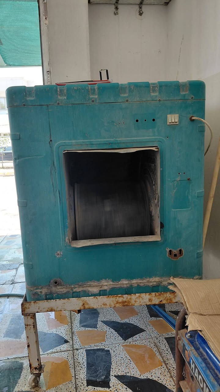 مبرده شغاله اي عيب مابيها نضيفه بدون اخياس للبيع السعر 65 ساحت الحتفالات ***********
