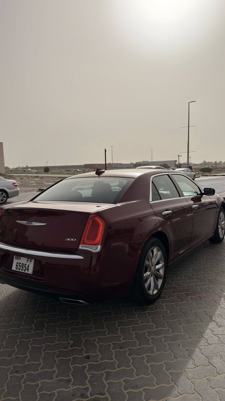 السلام عليكم كرايسلر اوباما في الامارات يعني ابيعلك اياها ب الامارات ب كاعها إذا جان عندك كتاب ضباط او كتاب دبلومانسي او مقيم  موديل 2019 لون احمر وارد امريكي ماشيه 90 الف حادثها جاملغ امامي صفحه السايق بدون ايرباك فول مواصفات بجم العريض بانوراما كشنات جلد تدفئه تبريد تحكم كشنات السعر 85 ورقه وبيها مجال بسيط الرقم *********** فقط واتساب فقط

