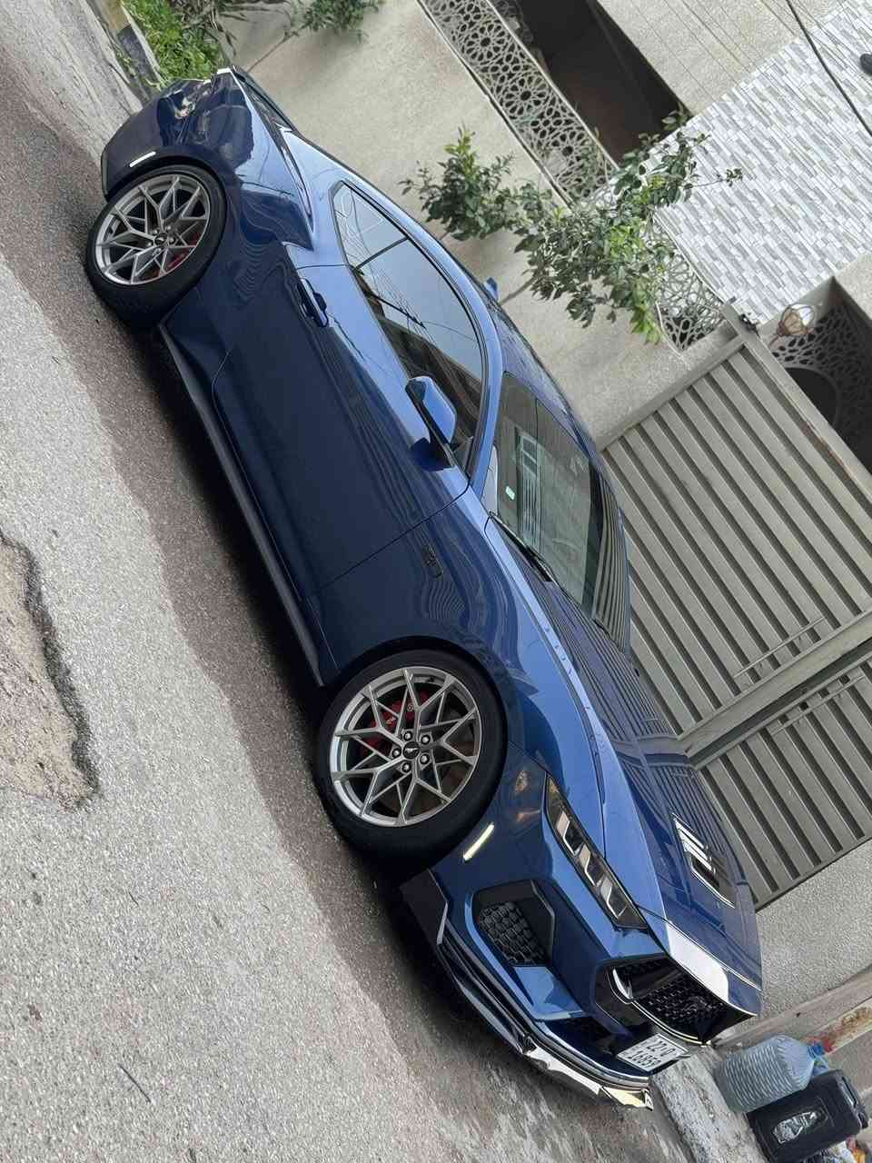 للبيع موستانك GT جيتي بريميوم فول موديل 2024 ماشية ٨ الاف بجم كبس حادث جانبي رقم اربيل الجديد هزة وفحص جديد تحويل او وكالة مواصفات :
محرك 5.0
اكتف اكزوز ( تحكم بالكزوز من الشاشة)
6 فجوج بريك brembo
شاشة جبيرة car play متصلة+ كامرا دوارة
دشبول عداد دجتال ( متغير الوان)
داخل ابيض جلد
كشنات جلد  وثنينهن كهرباء
تبريد تدفئة كشنات
رادار امامي + تحديد مسار
رادار جانبي + نقط عمياء
گير اوتو 10 نمر
بريك تلقائي + قيادة ذاتية
اشاير مري
دشبول + انارة داخلية متغيرة ١٢ لون
تشغيل عن بعد
حساس خلفي
مودات قيادة (,sport,normal,track,snow)
دوس ليزرية الوان
نظام Line lock مال برن اوت
نظام ترحيب عند الاقتراب  
والسيارة جديدة بمعنى الكلمة وكاملة مكملة اي نقص مابيهة وبالعافية عالياخذهة  وحادثهة جاملغ امامي وهلال الجاملغ الخلفي ايرباك بردة فقط وراجع سستم وصور الحادث موجودة عندي عالخاص والسعر 29,800$ للاستفسار ***********
