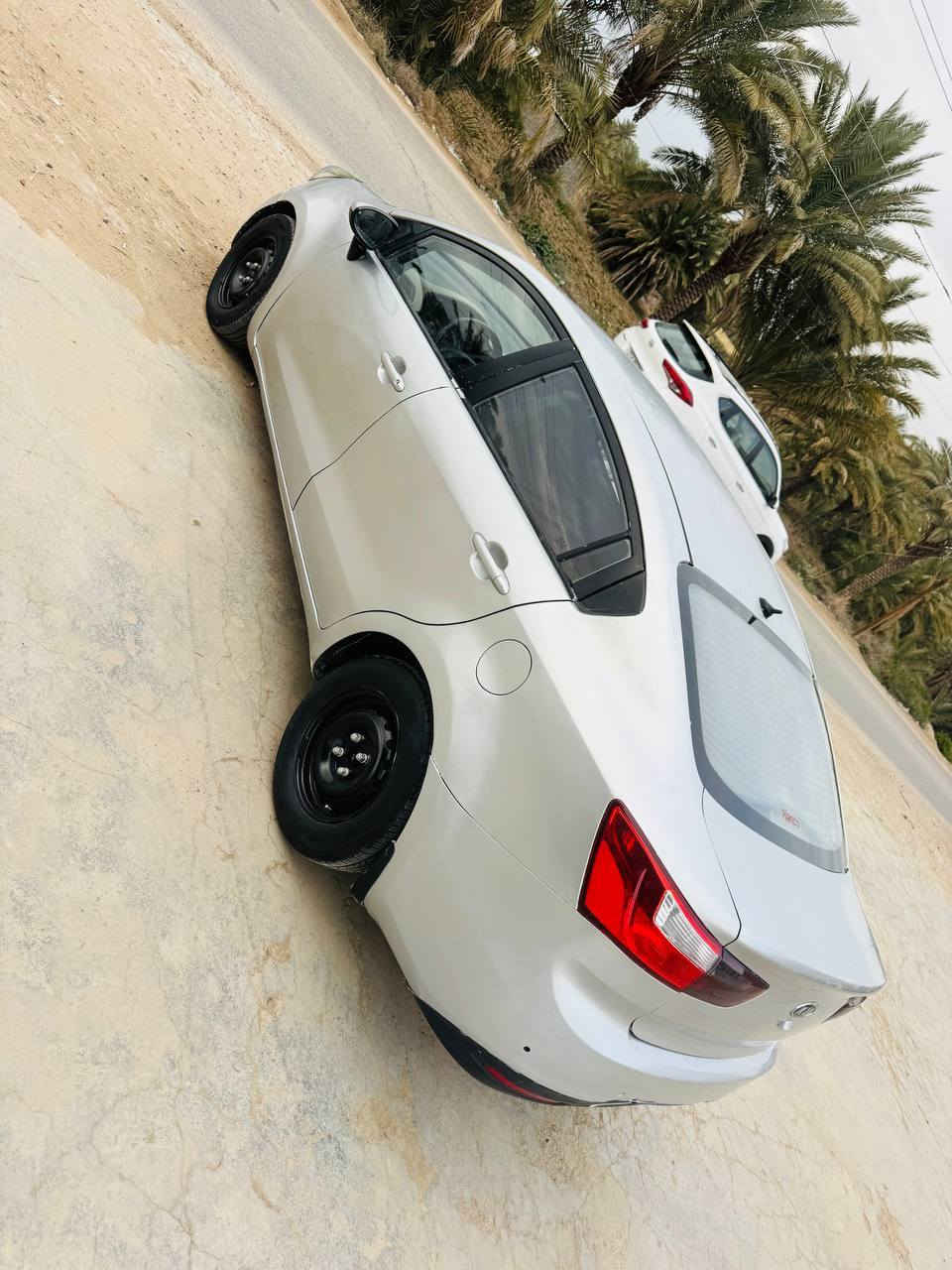 السلام عليكم 
     كيا ريو  2012 خليجي لون رصاصي 
مكينه 1600 دوش المرغوب مامفتوحه شرط 120 دك جرس 
    رقم مثنئ مشروع وطني تحويل مباشر 
( مصبوغه حزام اثر جراد  شرط بدون ضربه وبدون فتح ع فحص )
     سياره جاهزه مجهزه ماناقصه كلشي 
السعر  ( 68 ) وبيه مجال قليل 
     الشراي يتصل *********** 
مكان السياره بابل 
               الخاص مغلق بدون حراج
