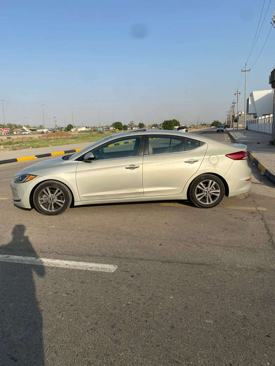 ‏سلام عليكم النترا موديل 17 داخله كلين صار بيهه طخطخات بدون دواخل وبدون ايرباكات بيه قطع صبغ ابيع حزام بسمي 
السعر 115 وبيها مجال 
للستفسار  ***********
