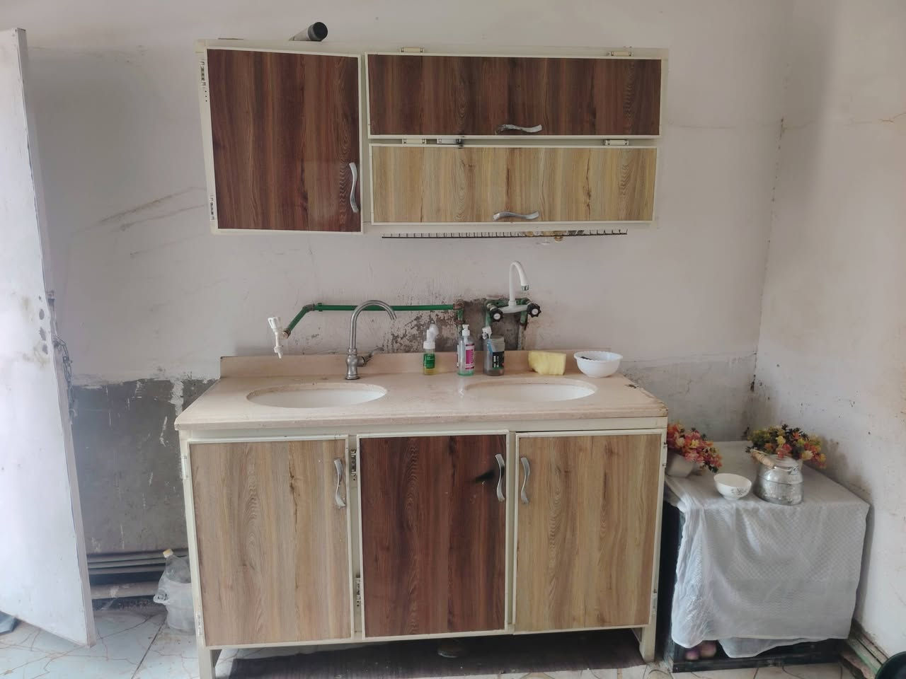 السلام عليكم
كاونتر متر ونص جديد ونضيف وكل ضرر مابي الله يشهد
سعرة 150 وبي مجال
المكان النجف الاشرف المناذرة شارع المرور


**إذا كنت صاحب هذا الإعلان وتريد حذفه لأي سبب، رجاءا أرسل رسالة إلى الدعم الفني**