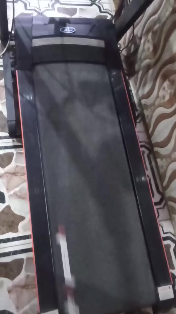 سلام عليكم جهاز جري البيع نضيف استخدامه قليل شراي يجي خاص علق وراسلك  هاذ  رقمي***********1
