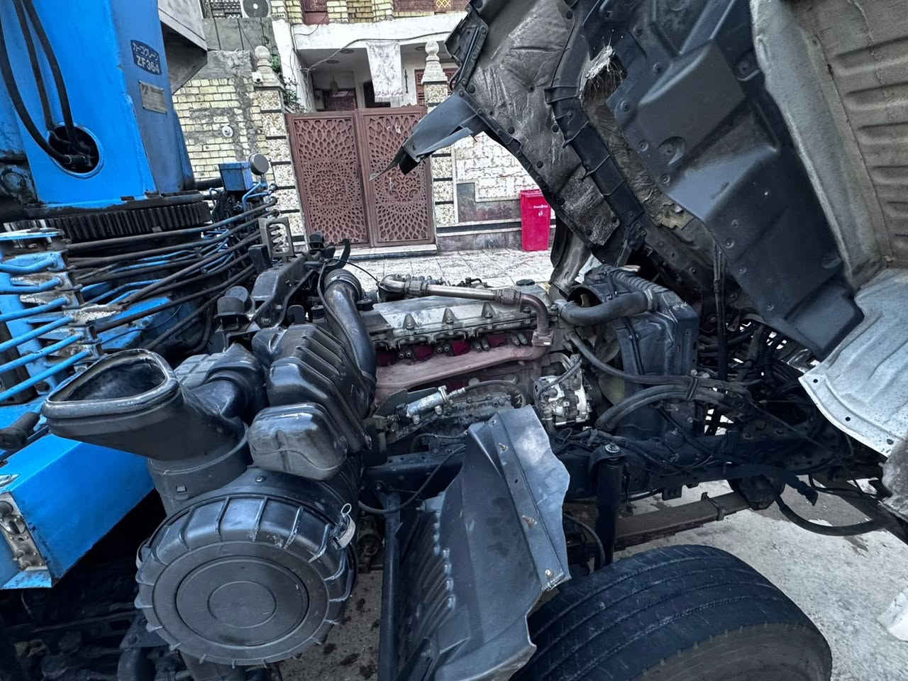سلام عليكم للبيع هينو شيطان موديل 2002 بسمي 
بل سنويه كرين 3 سلايتات مخالف سته وربع الاستفسار 
عل رقم ***********
