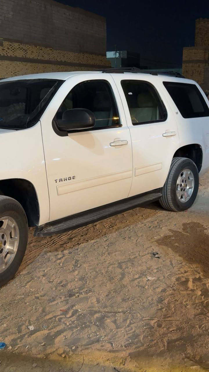 السلام عليكم
شفرولية تاهو 2014 للبيع او مراوس 
سيارة نضيفة جدا وحلو فئة LT 

محرك  V8_ 5300 

سيارة بديها جدا نضيف ما عدا الجاملغات الامامية واحد صار بي شخط وصبغتة والاخ اثر دحجة بسبب دراجة وهمين صلحتة 
والسيارة بيها باب مبدل  الباقي كلة كفالة 
گير محرك تبريد كهربائيات كله لوك  
السيارة وارد خليجي مو امريكي 
ماشية 150 الف 

عزيزي تعجبك السيارة نروح لأي مركز فحص ببالك تفحص السيارة لحد ما تقتنع حتى لا تصير اي اشكالات بالبيع 

مكلف بالنشر ***

السعر 239  وبيها مجال للشراي 

مكان السيارة البصرة ام قصر 

للأستفسار //***********
