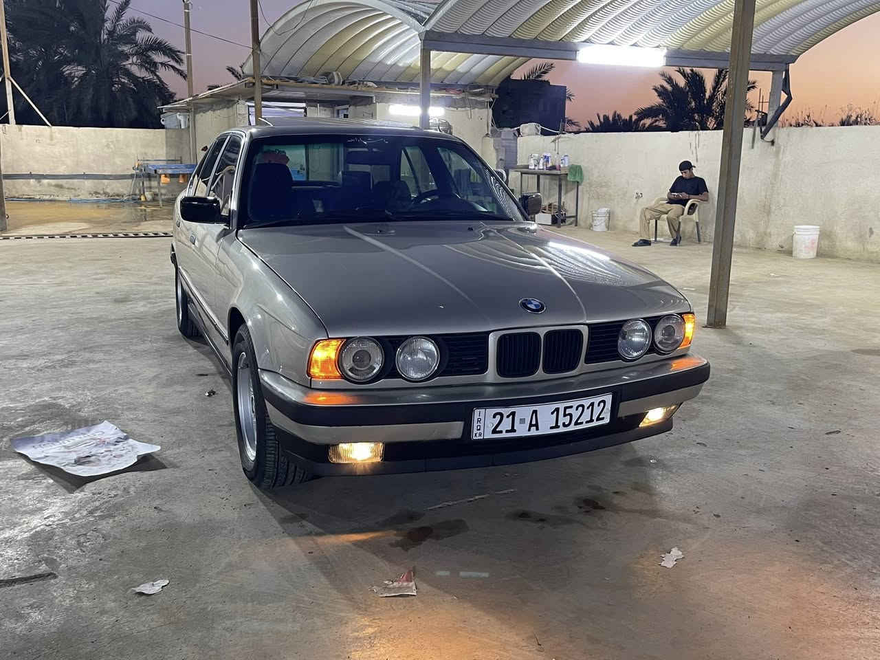 525 مسكر عدل موديل 90 سياره جديده من كل لنواحي مكينه كير صدر خلفي امامي تخم تاير صبغ جماليه فقط مكفوله من كص وضربه ونقل جثه فتحه سلايت داخل جلد لون جوزي سياره مال جناي مراوس بصقر او 540 كون جديد ملزك وتعبان ماريد اي ستفسار ***********مكان لسياره بغداد
