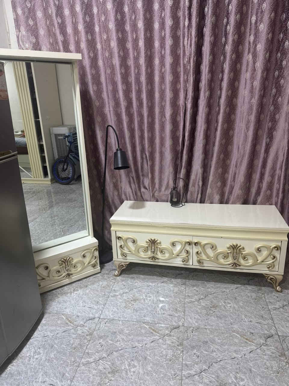 السلام عليكم غرفه مكانه الدوره شارع الصحه رايده ٥٠٠الاتصال ***********
