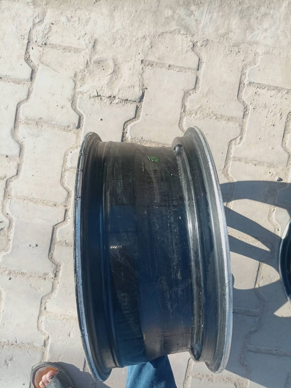 السلام عليكم للبيع وياله مال كورلا بيهن بس واحد بي عواج بسيط والباقي جدد حجمهن 16 المكان الحبانيه السعر 175 وبيه مجال بسيط لاستفسار لاتصال ***********
