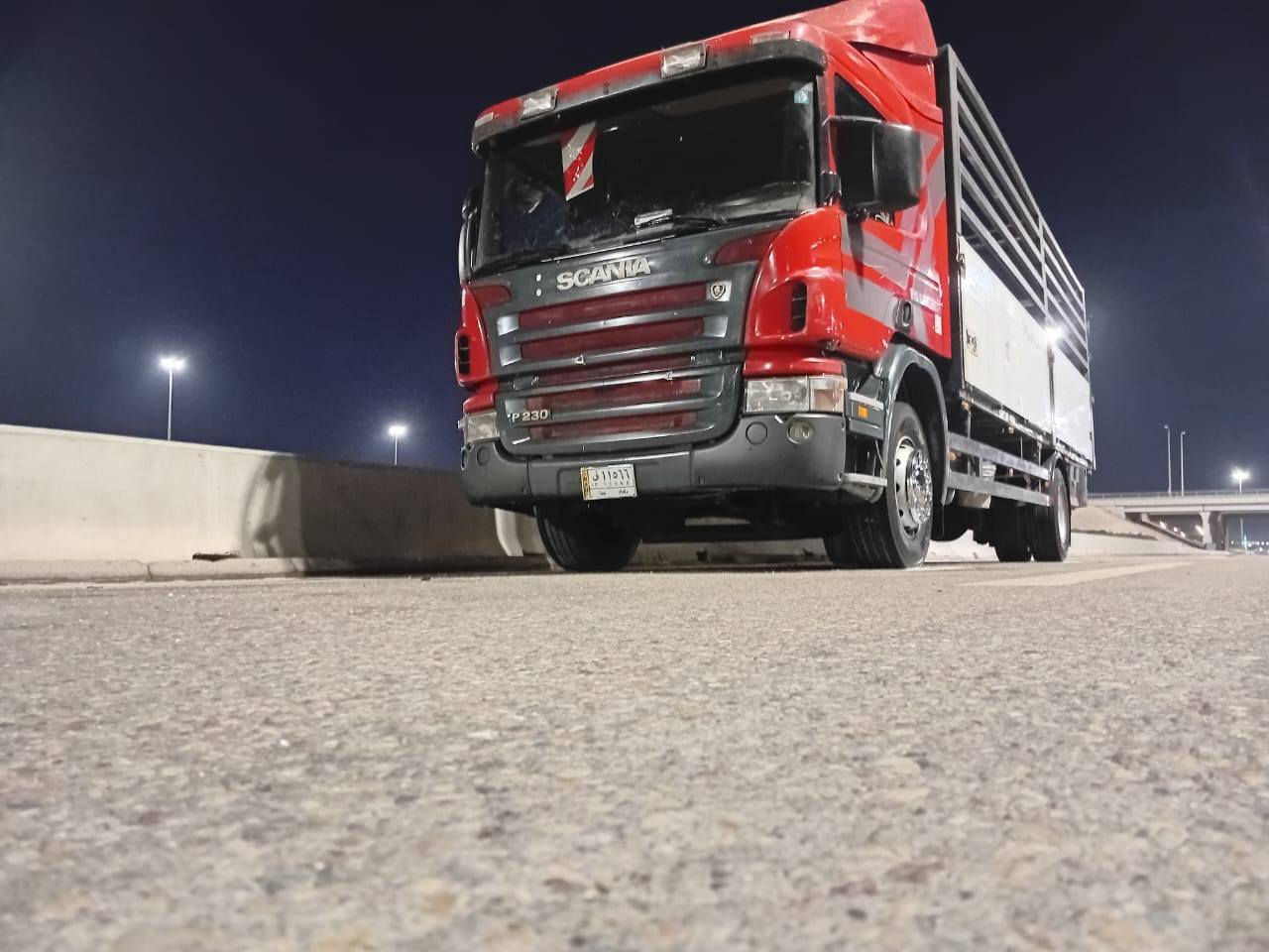 سلام عليكم سكانيه للبيع موديل ٢٠٠٥ مكينه خمسه بستم حجم ٢٣٠ رقم بغداد ٤طن سنويه جديده لل ٣٠ طول سبعه ونص جوبلس أمامي خلفي قماره جوبلس تتفأه تبريد قفل سرعه قفل اكسل صوبه باب جك تخم تاير جديد تانكي كاز ٤٠٠ لتر مكاني بغداد الشعب *********** /***********
