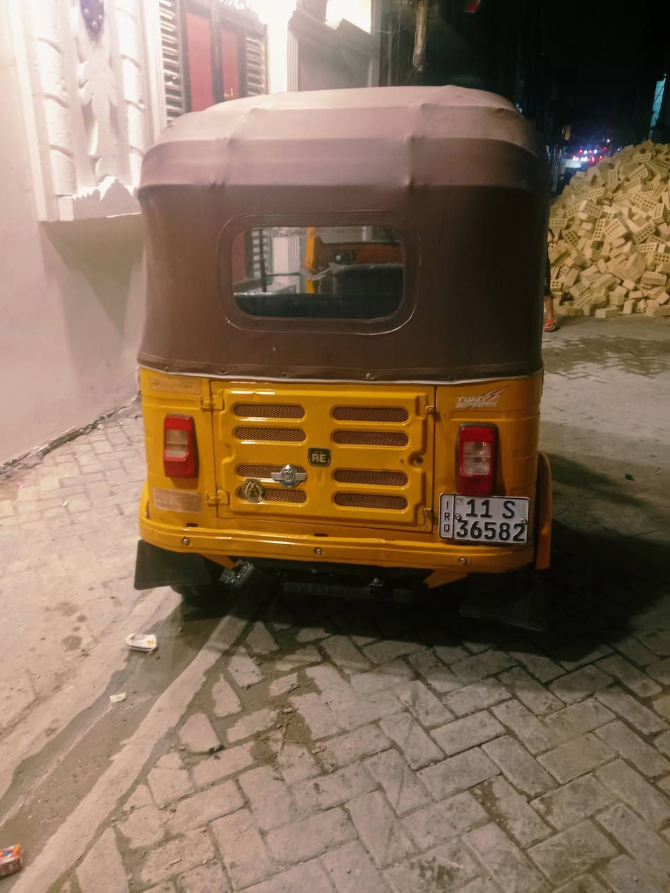 تكتك 20شهر 6 رقم نكليزي مصبوغه عام فكره معجون مابيها كهربائيات كله جديد جادر جديد جامه اماميه جديده مكينه لاصرف ولاتبخير ولا تنقيص تحويل ثاني يوم رقم الهاتف *********** مدينه صدر
