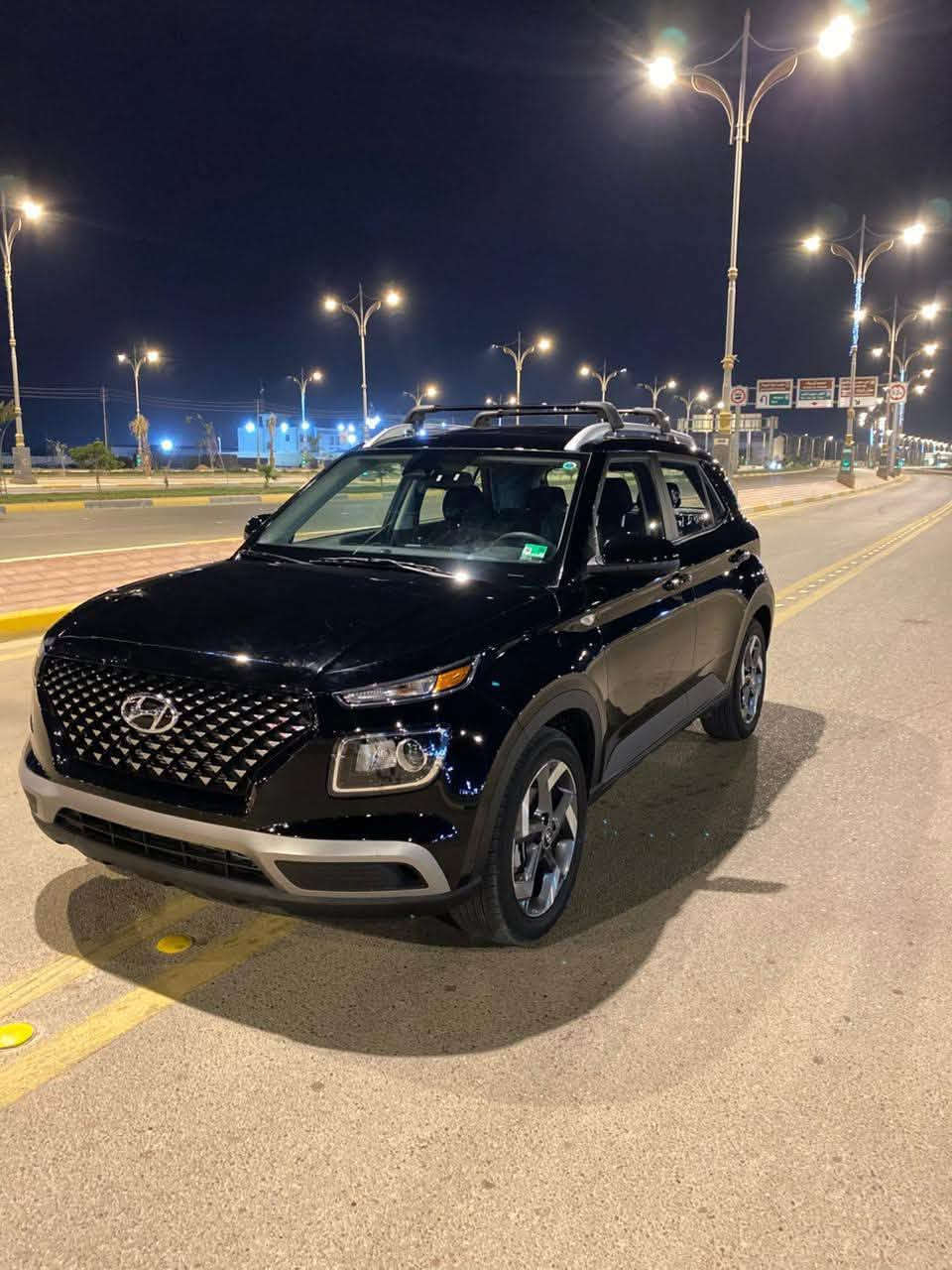 •السلام عليكم•
فينو موديل ٢٠٢٤
لون اسود شذره 
مواصفاته
بصمه 
كامره تحذير تصادم 
فتحه 
بصمه ابواب
تشغيل عن بعد 
تحكمات ستيرن جهتين
مثبت سرعه و تحديد مسار
كار بلي
انظمه قياده 
نقاط عمياء
السياره دخول جديد بدون رقم

تبديل جاملغ و بنيد اصلي نفس اللون بدون قطره صبغ
للتواصل للمراسله ع خاص او الاتصال ع الرقم ***********
