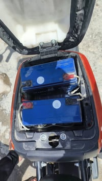 دراجه شحن R9 2025 5 بطاريات  السعر 550 وبيها مجال.  07775083316