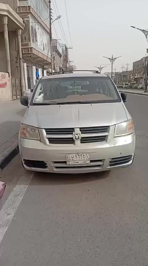 السلام عليكم دوج كرفان للبيع 2010 مابيها بس جملق مبدل من أمريكه سياره كفاله عمه والحداديه تعبانه كهربائية تبربد جاهزه من كلشي  و ريد مراوس بهبهان تسعيني او الفيني  السياره بأسمي تحويل ثاني يوم
العنوان / البصرة ـ القبلة 
الهاتف : ***********
