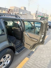 سياره نيسان بافندر 2008 كندي سته سلندر محرك 4000 السياره جاهزه ما بيها...