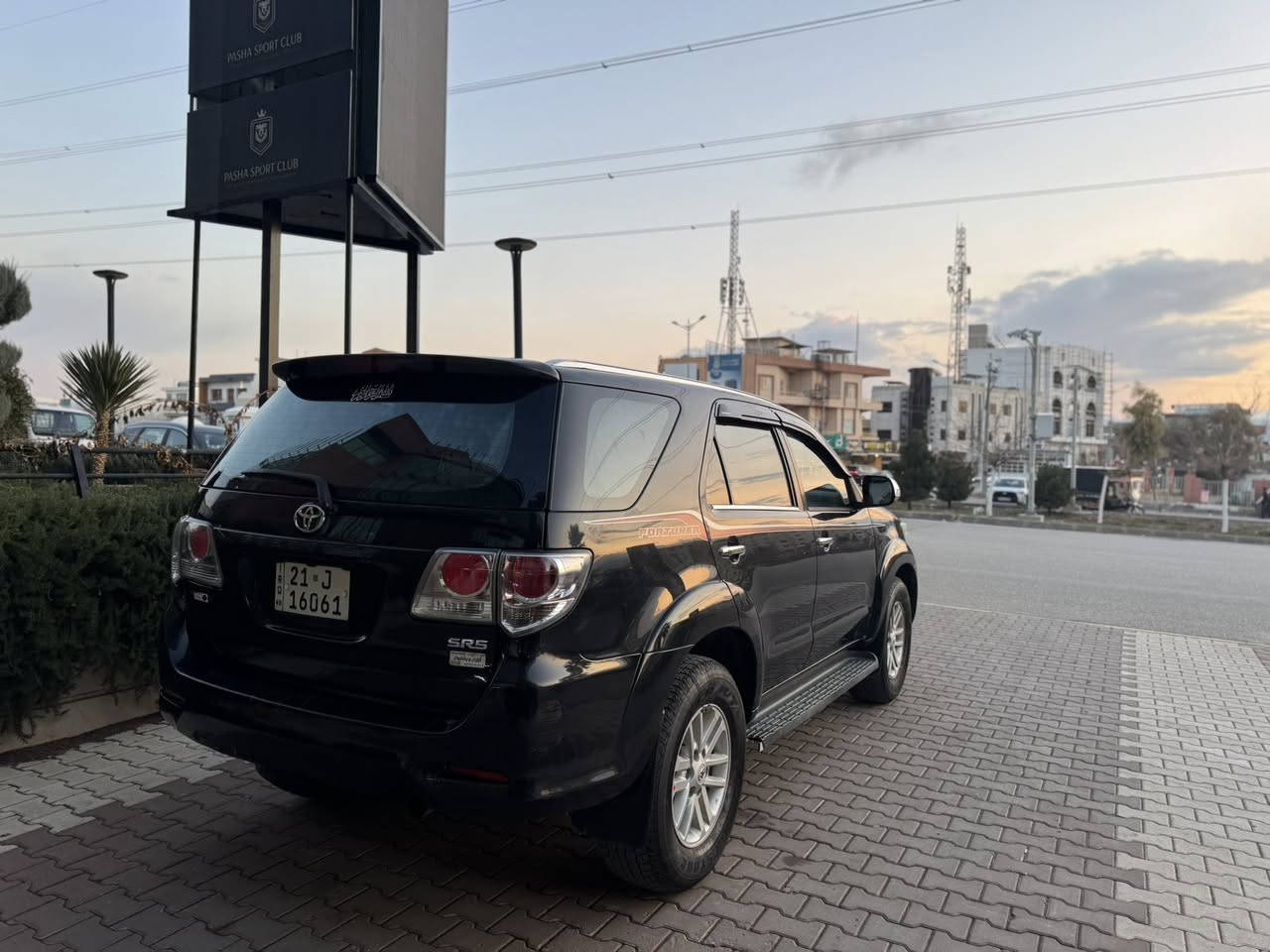 تويتافورجينر
موديل2012
بدون صبوغ داعمي لوداعمي شرط
محريك كير شرط مامفتوخ
4سليندر شاشه كاميرا
ده بل اكسل4X4
***********
سعر:167$
ره قم سليماني 
مكان سليمانيه 
سه ناويه ت جديد2029
