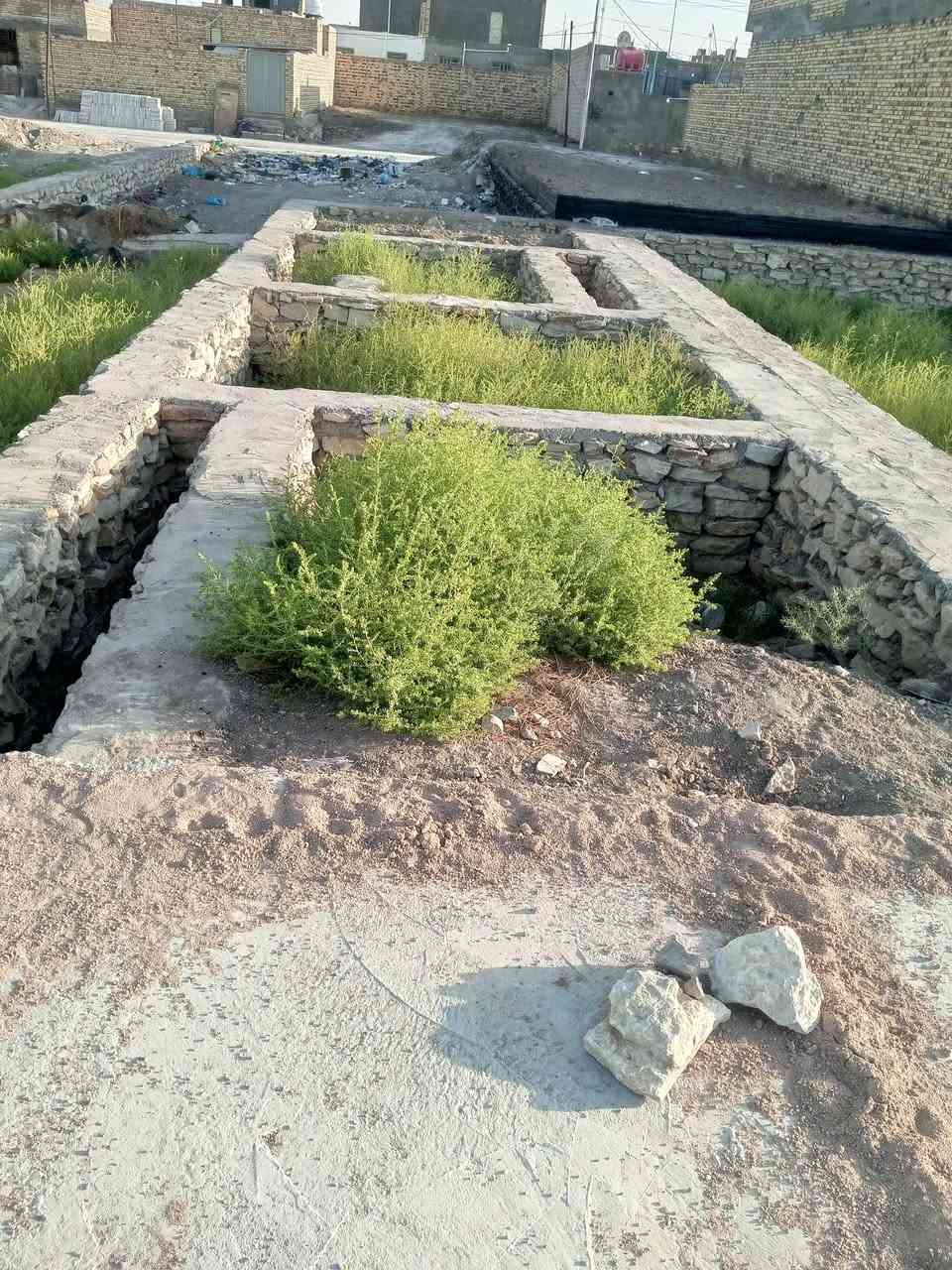 قطعه خلف الملعب شارع حسن نصر الله مساحه 100 متر  وجهه 5 ونزال 20
‏‪***********‬‏
