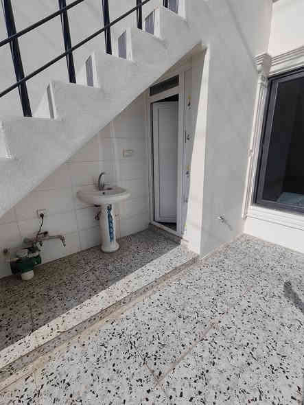 #دار طابو صرف بناء حديث فول 
#المساحة 187،5 الوجهة 7،5 
شارع عريض 20 متر 
#العنوان القادسية1 قرب نادي سولاف
#يتكون الدار من طابقين 
#الطابق الاول (كراج وحديقة و استقبال و مطبخ حار وبارد و هول وغرفتين نوم و صحيات داخلي وخارجي )
#الطابق الثاني (غرفتين و هول و صحيات )
#السعر مراسلة الصفحة 
#للاستفسار اكثر مراجعه عقارات كركوك عهد الوصال او الاتصال على الارقام التاليه 👇 
***********
***********
نتعامل فقط في الطابو
