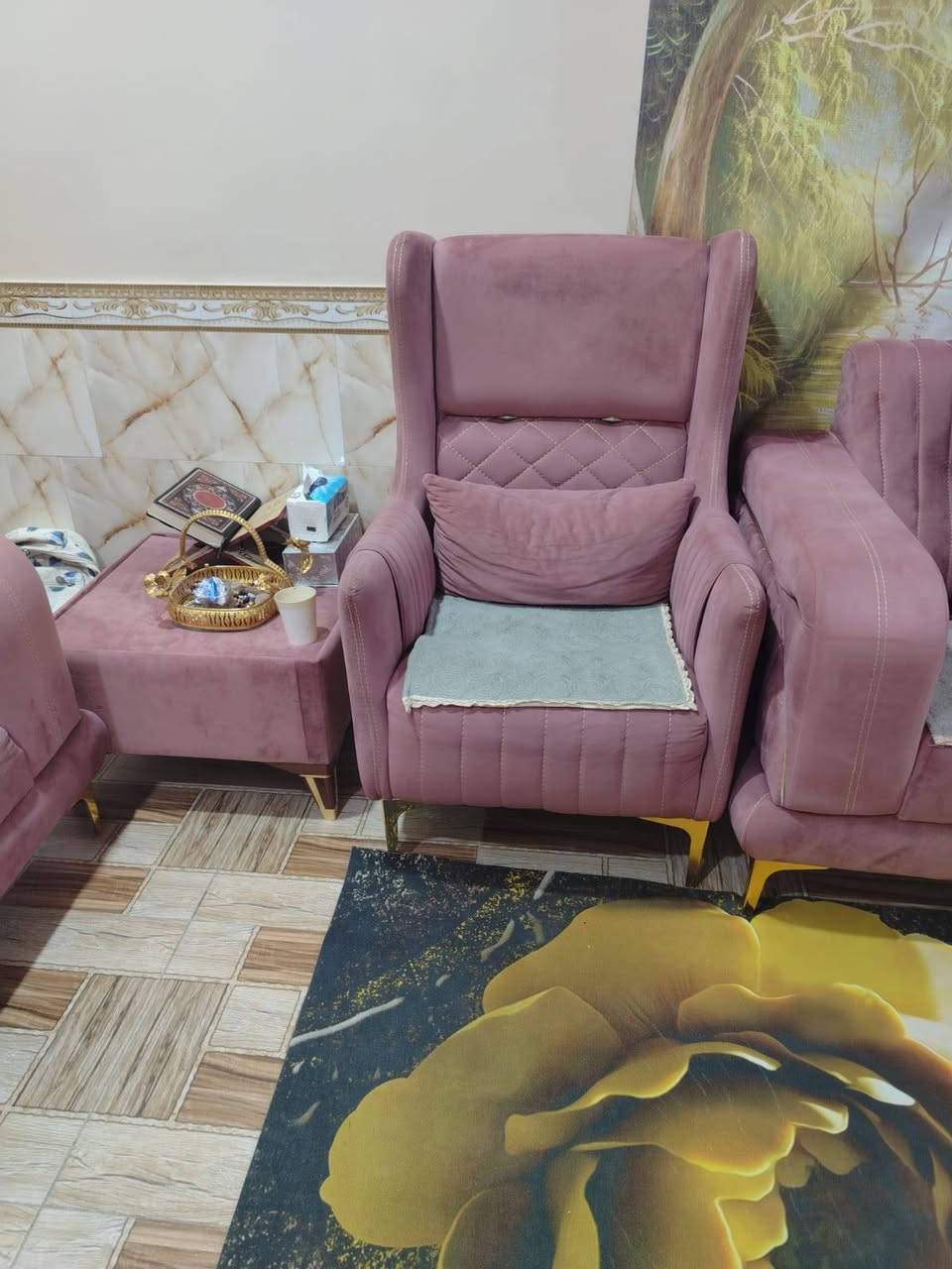 السلام عليكم قنفات للبيع جديد استعمال شهر 7 قطع
اخذتهم ب مليون ونص درجه اولى 
رايدهم ب مليون وبيهن مجال قليل كلش 
للتواصل وتساب 
مكاني البصره 
***********
