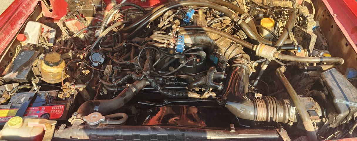 جوری سه یاره/نیسان 2000     ***********
ره قه م /هه ولیر                     ***********
گیر/ئوتو ماتیک 
ئیشه کات به/ غاز و به نزین      نرخ 65 ورقه و مه جال
پستون /6
بویاخ / کامل 
به شه رتی ئه وه ی به قه د سه نیه ک صه رفه کات به غاز حلبجة, السليمانية
