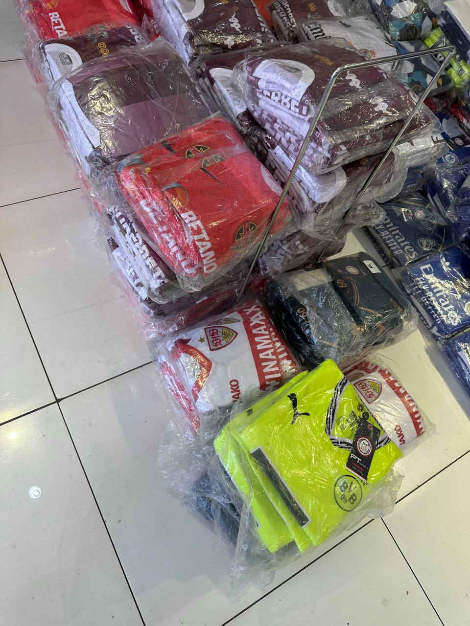 شروه طقم ولادي 

مقاسات  4.........16

عدد المتوفر 1300 قطعه

‏ أقل عدد كرتونه 

السعر 2.45$


**إذا كنت صاحب هذا الإعلان وتريد حذفه لأي سبب، رجاءا أرسل رسالة إلى الدعم الفني**