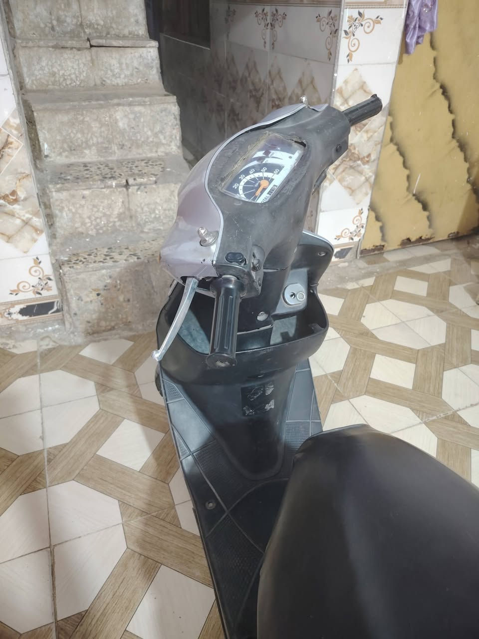 دراجه جنطه ما مفتوحه ابد كلشي شغال بيه مكينه ناعمه شلعه ومعدل كهربيات كلهة شغاله نكره سلف الشري بخدمته الي موشراي الا يرسلني 325بيه مجال قليل شراي يرسلني وتساب  ***********
