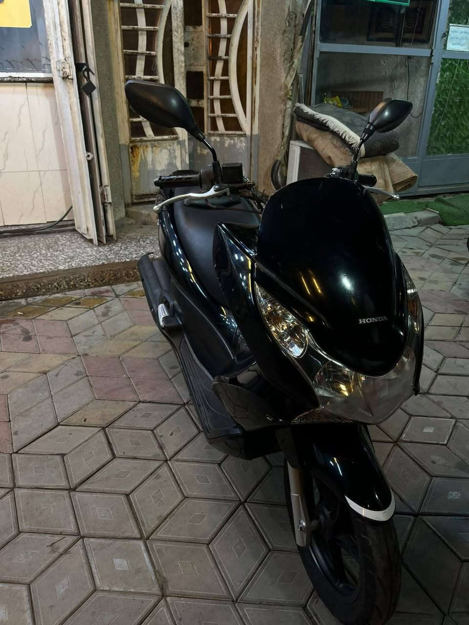 PCX جيل اول ياباني 
للبيع بسعر ١٣ ورقه وبيها مجال شرط برقي ممفتوح بيها ما عده مره وحده بدأت قايش غيرها كله بلادي افحص وذا عجبتك اخذها ب العافيه 

مكاني بغداد المشتل للتواصل *********** واتساب فقط
