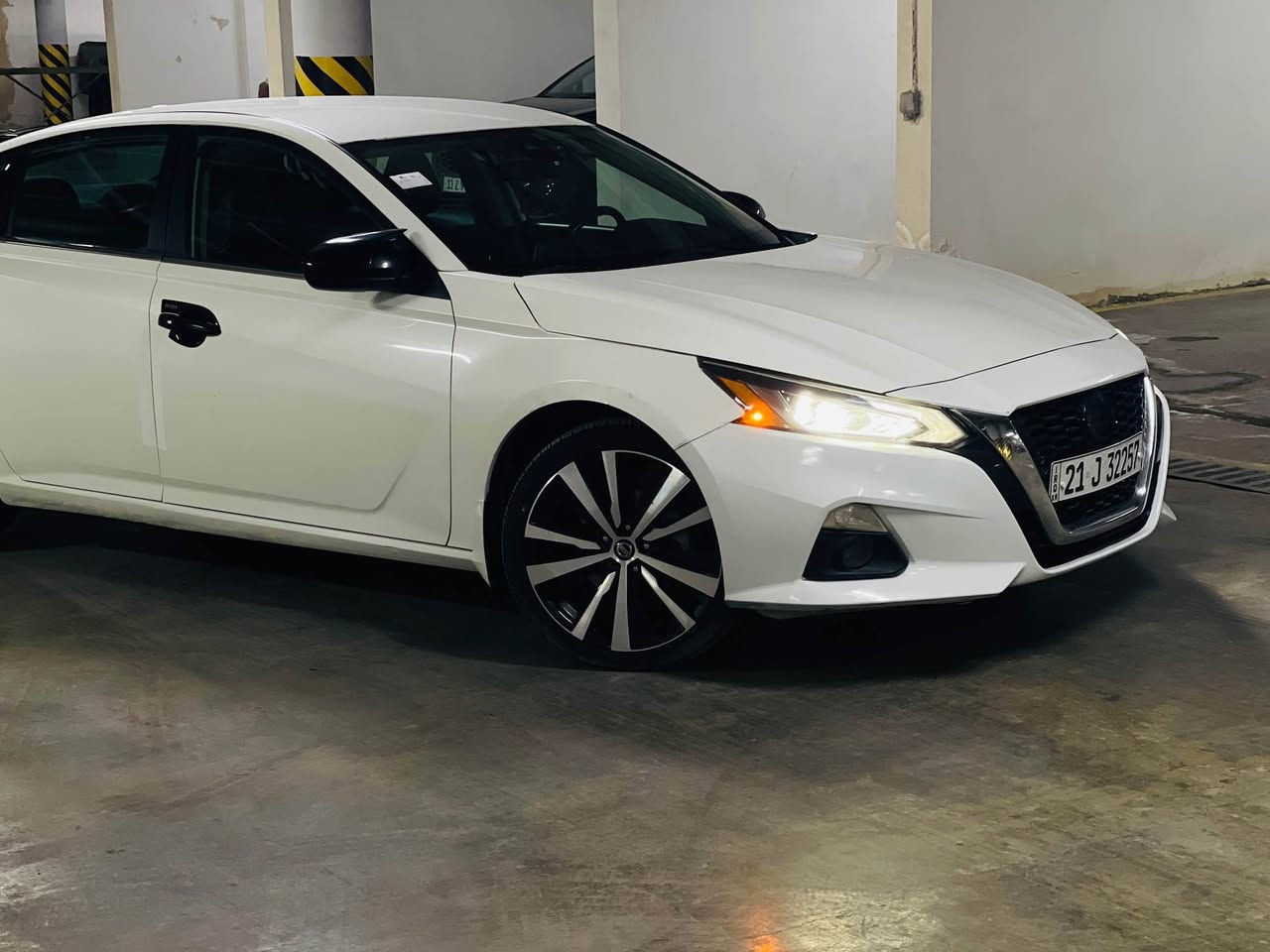 نيسان التيما 2021
_ مواصفات SR
السياره جلد وكشنات كهرباء وشفتات ستيرن ورادارات 360 
السياره جديده بدون نقص كلشي بيه على وضع الشركه بدون حادث بدون ايرباك بدون صبغ فقط ابرد بلجامرلغ السكن ماشيه 50 الف كيلو (31ml)
سعره 172 وبيه مجال وبلعافيه على الياخذه
*********** المقدادية, ديالى
