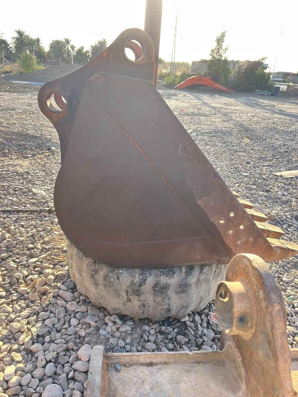 سلام عليكم كيله متر وعشره 110  بيم 90 نضيفه يابنيه اتصل ***********
