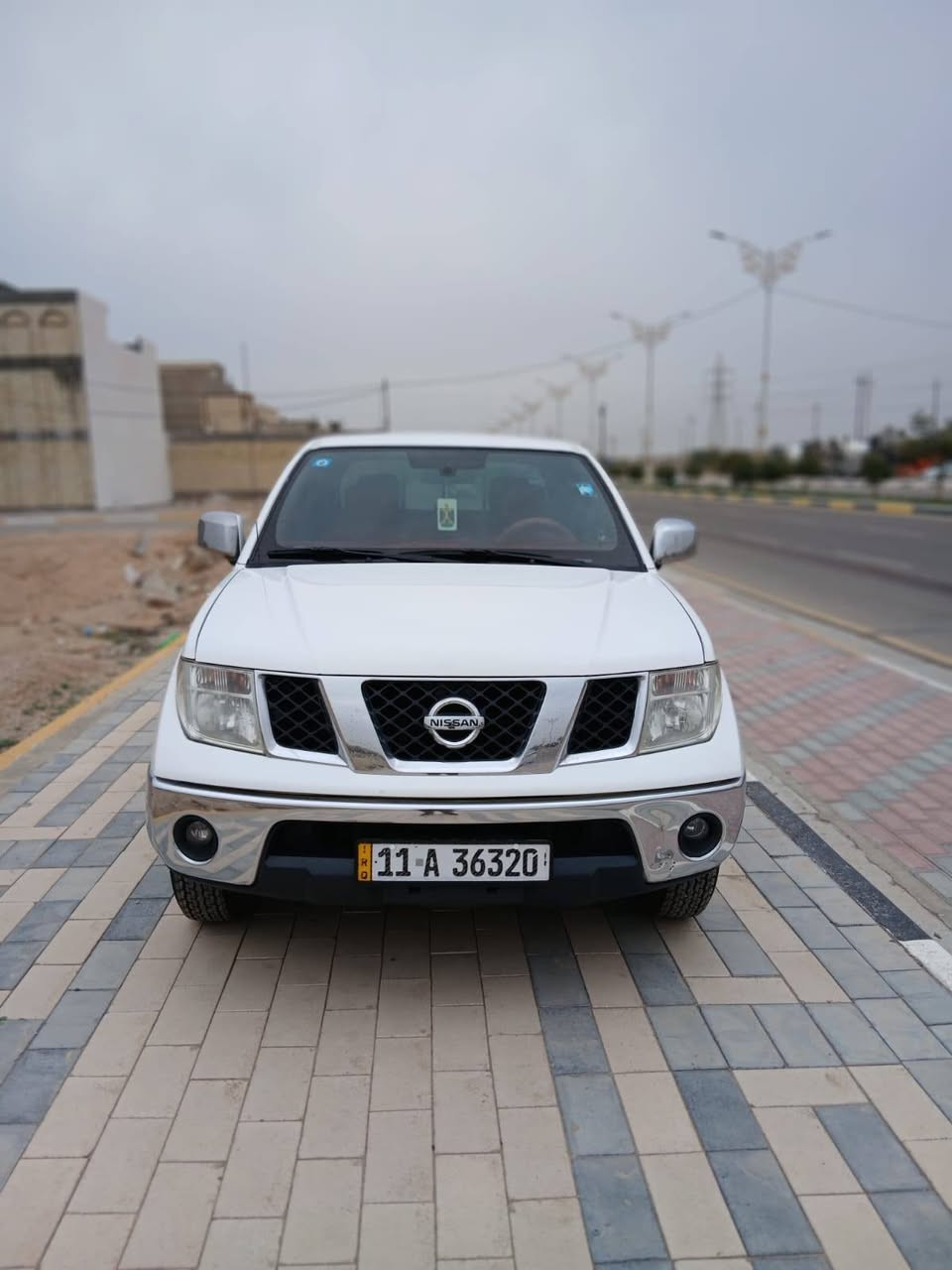 اسلام عليكم للبيع نيسان نيفارة 
موديل 2013
كير اوتماتيك 
مواصفات SE
السيارة مكفوله كفالة عامه 
ماعده ربع باب خلفي صبغ 
السيارة جديدة وجاهزة من كلشي رقم بغداد دولي جديد السنويه لغاية 2030 مكينه وكير وحداديه وتبريد وتخم تاير كله جديد 
السعر //120
الاستفسار اكثر اتصل (***********)
عنوان السياره كربلاء المقدسة اخون مكلف بنشر بيع فقط
