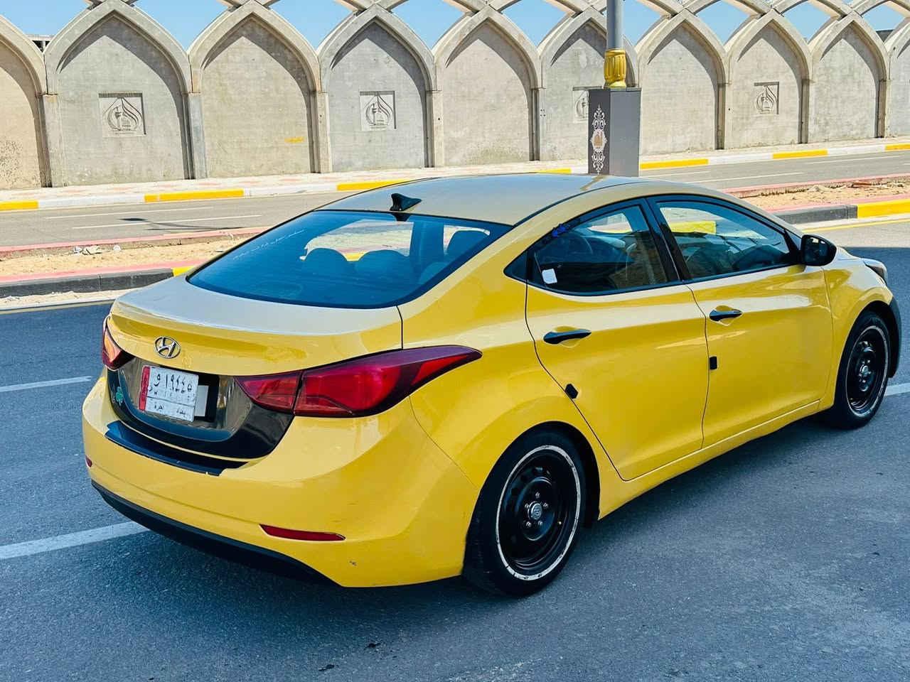 للبيع الانتره موديل 2015 وارد امريكي حادث جاملغ امامي فقط بدون دواخل والباقي مكفول ليبل واحد مواصفات شاشه كبيره كامره دواره حساس تحكم ستيرن تدفئه تبريد كشنات مكينه 1800 دوش وكير وحداديه وتبريد مكفولات نظام ايكو مانع انزلاغ كروز سرعه سياره مغلفه كلها منظومه زنون لايت لد بكلايت لد 
السعر 105عنوان كربلاء الاستفسار الاتصال ع رقم*********** سياره جديده واحله من الصور
