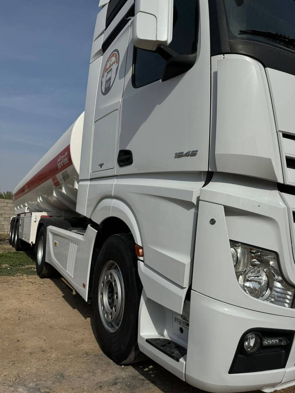 السلام عليكم صهريج البيع  موديل 2017/فول /***********
***********
