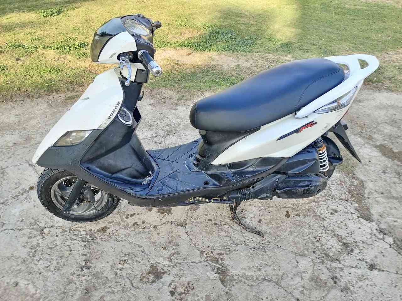 سلام عليكم
للبيع ثعلب كاملة من كلشي مكينة ابلادية ناعمة كلش شلعة و معدل كهربائيات كلهة شغالة تايرات دبلات جدد بيهة دبلات خلفية رياضي دراجة كاملة سعر 600و بيهة مجال مكاني بغداد الشعلة الرقم ***********واساب فقط
