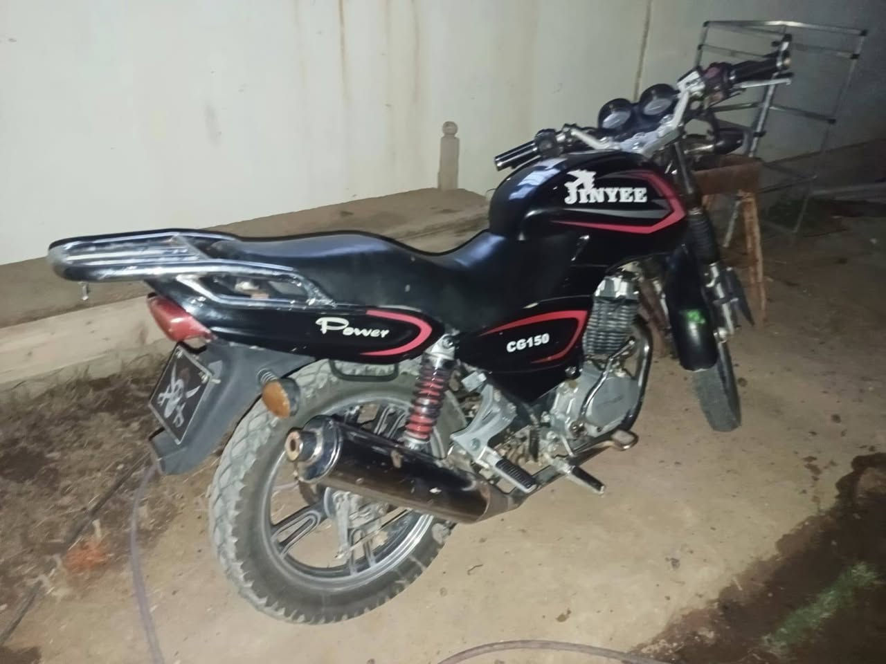 سلام عليكم ماطور باندا للبيع السعر 500 وبي مجال 
***********
