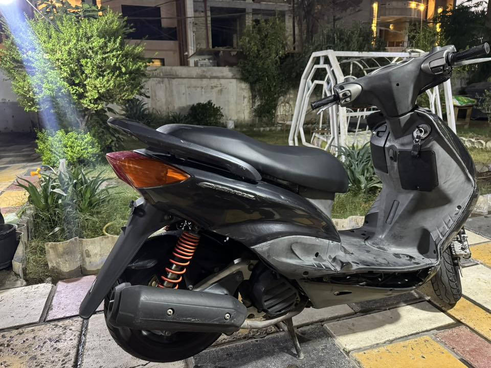 سلام عليكم للبيع سكنس ياباني سرعه 110جديده الدراجه بلاديه السعر 650وبيه مجال بسيط للاستفسار ***********بغداد حي القاهره
