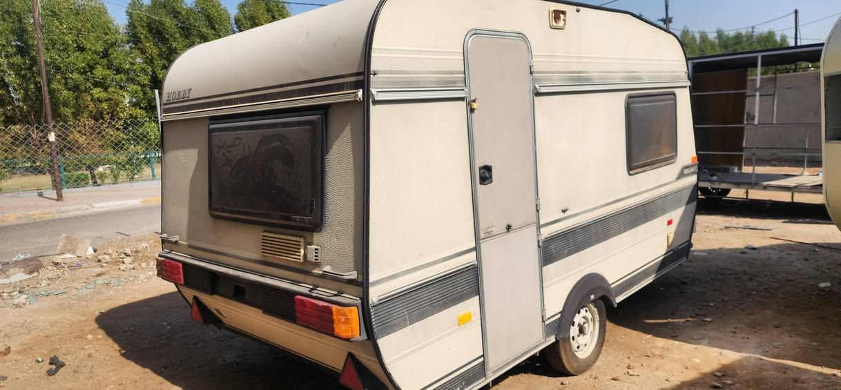 كرفان اوربي للبيع
بيع مستعجل 
هوبي الألماني المرغوب 
منفيس كامل 
طول 4 متر 
عرض مترين و ارتفاع مترين
كرفان جاهز و نضيف 
السعر 26 ورقة قفل 
***********
موجود توصيل لكل المحافظات 
مكاني بغداد حي الجهاد
